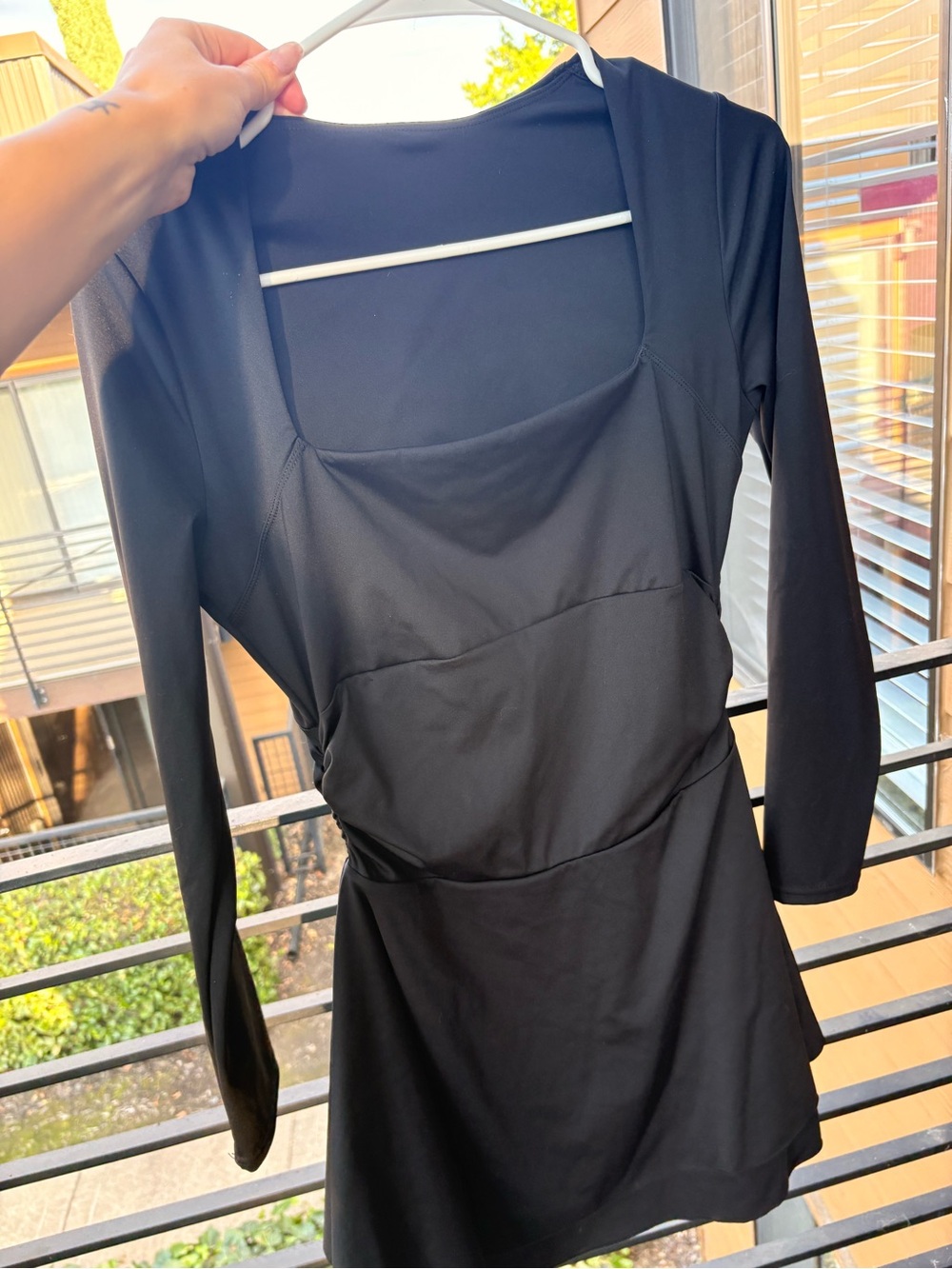 🖤 Black Long-Sleeve Scoop Neck Dress- M 🖤
